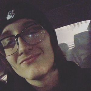 Meet your Posher, Max